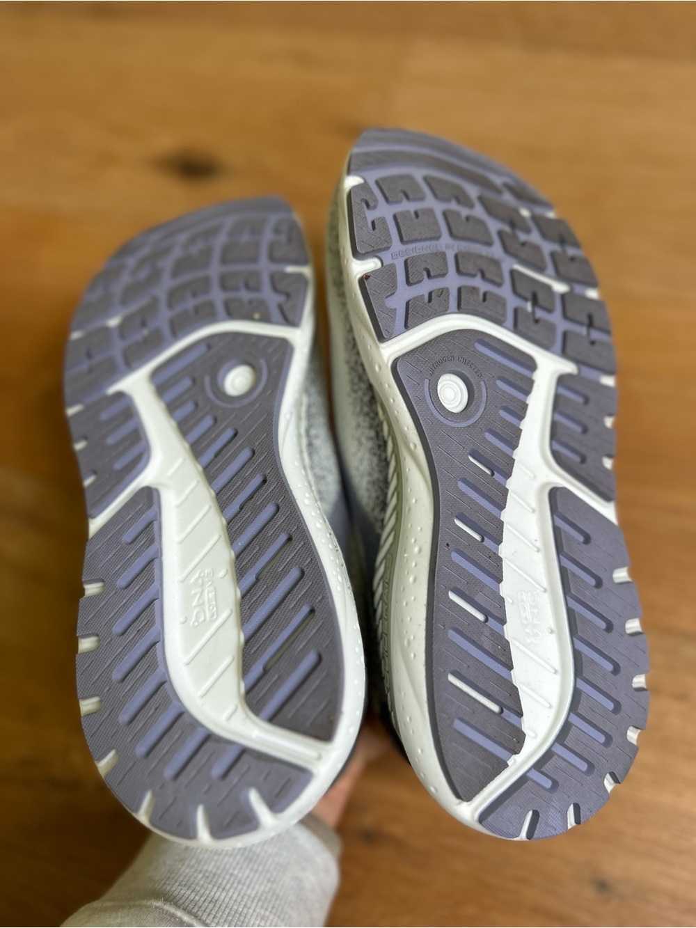 Brooks Ariel GTS 24 Running Shoes Grey Lavender Sz 9 - Picture 7 of 11